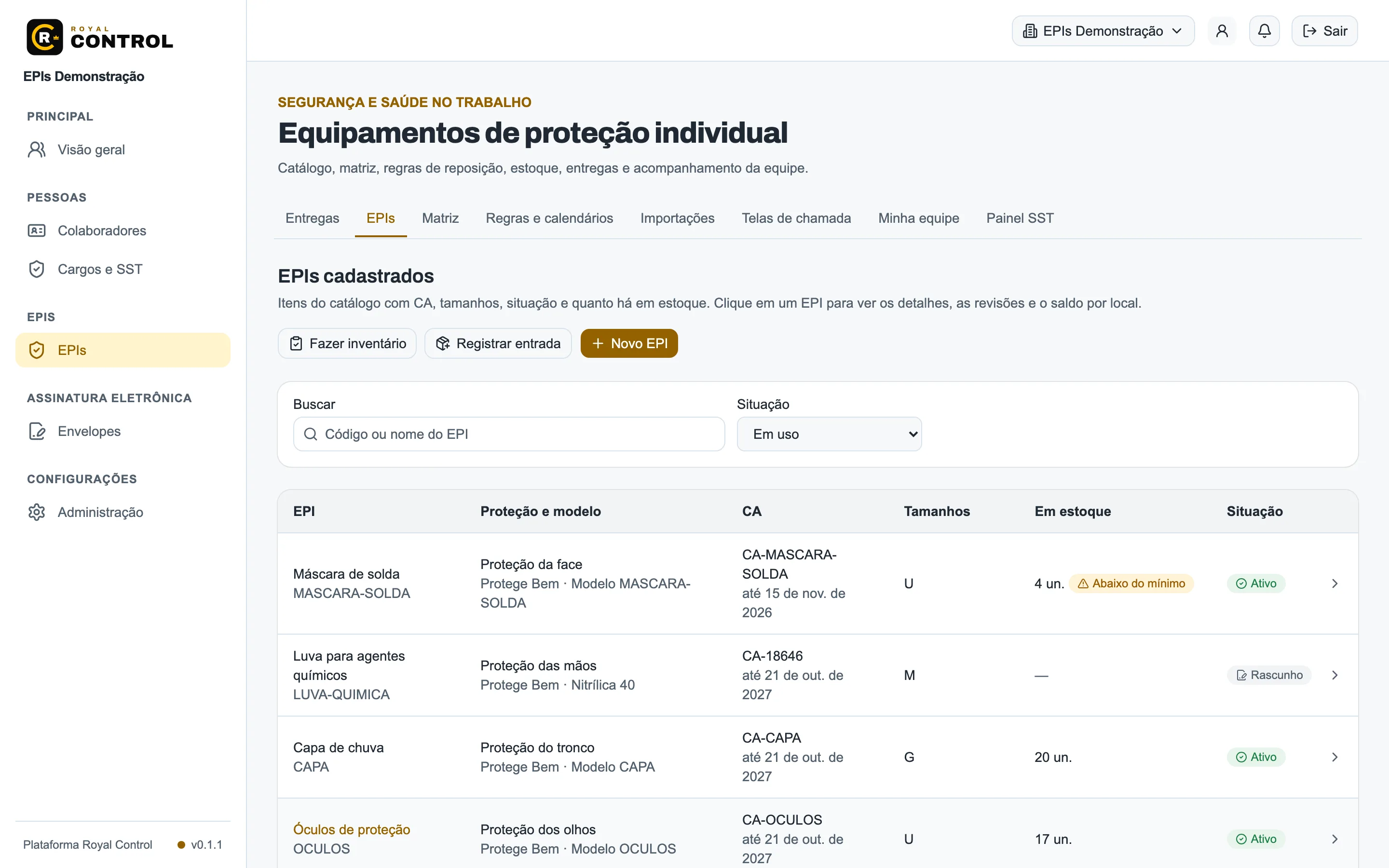Catálogo de EPIs com o CA e a validade de cada um, os tamanhos, o estoque e o aviso de item abaixo do mínimo